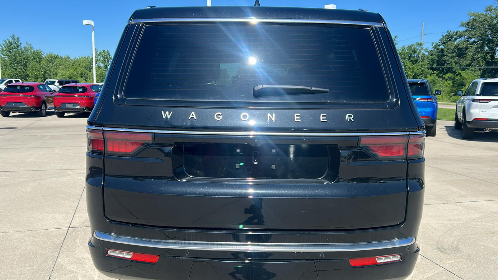 2024 Jeep Wagoneer Base 4