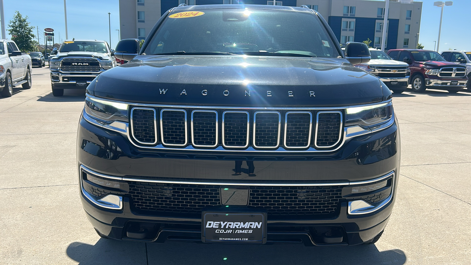 2024 Jeep Wagoneer Base 8