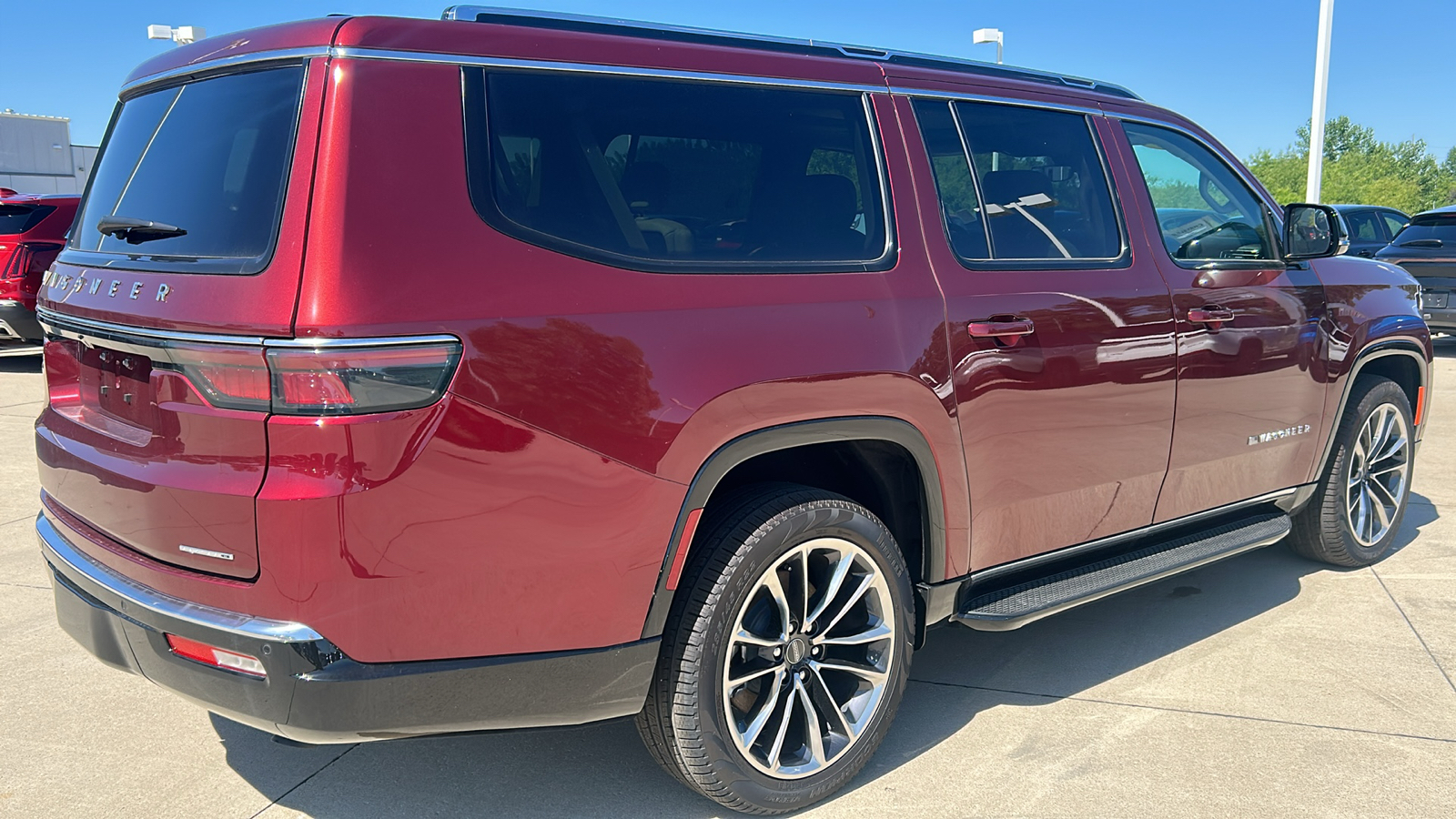 2024 Jeep Wagoneer L Series II 3