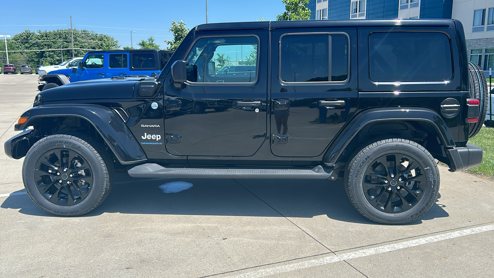 2024 Jeep Wrangler Sahara 4xe 6