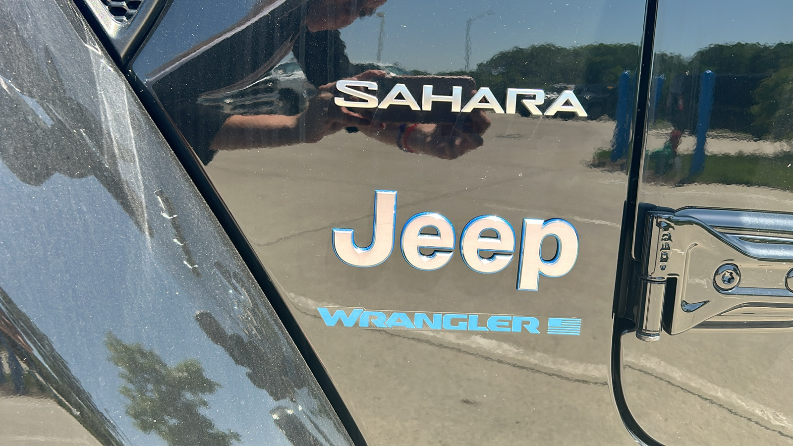 2024 Jeep Wrangler Sahara 4xe 10