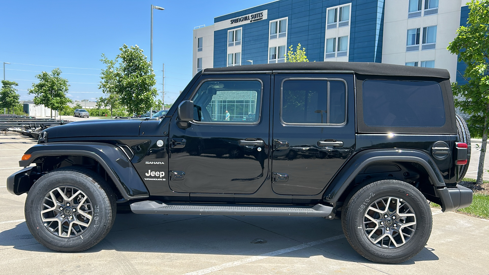 2024 Jeep Wrangler Sahara 6