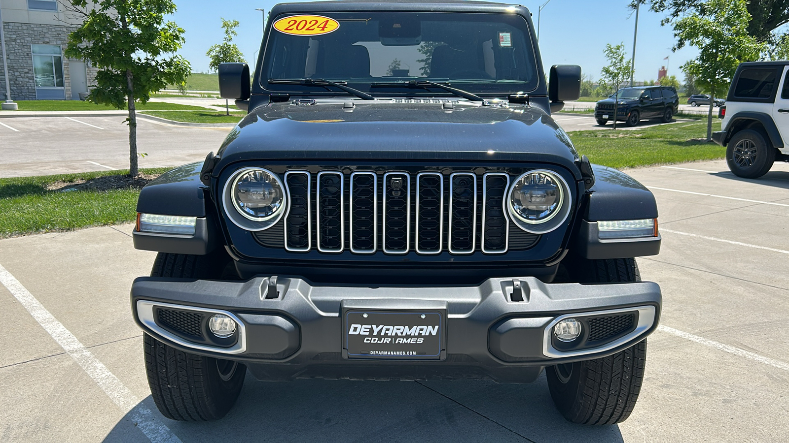 2024 Jeep Wrangler Sahara 8