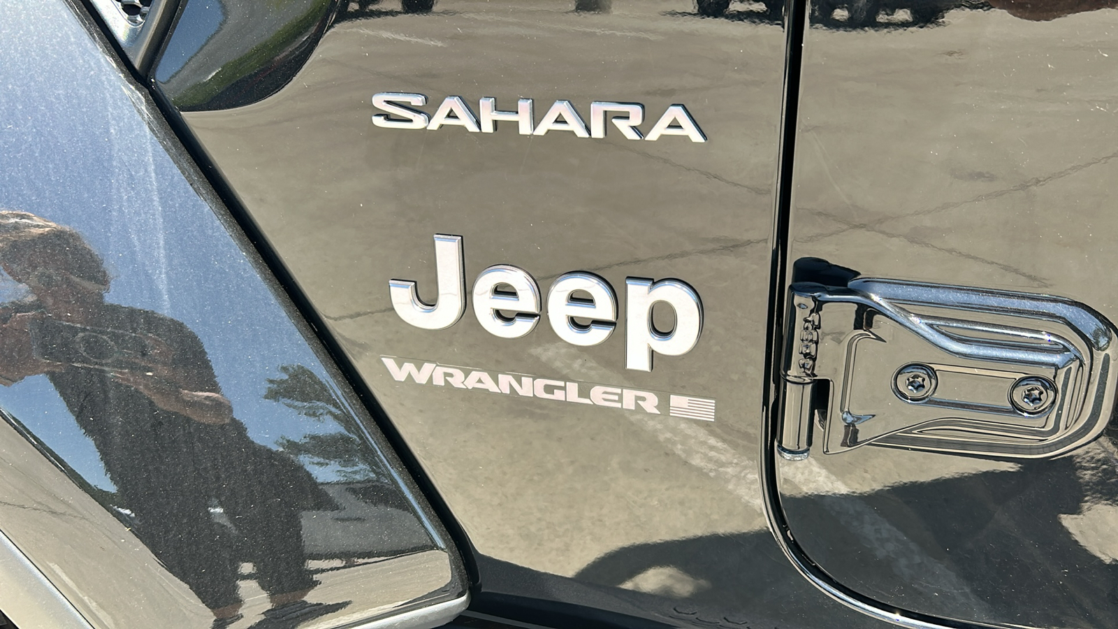 2024 Jeep Wrangler Sahara 12