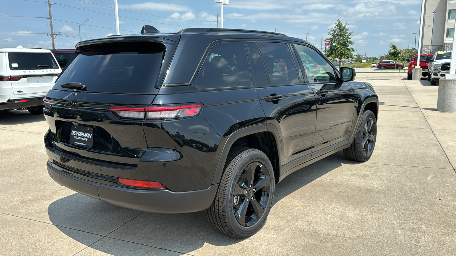 2024 Jeep Grand Cherokee Altitude X 3