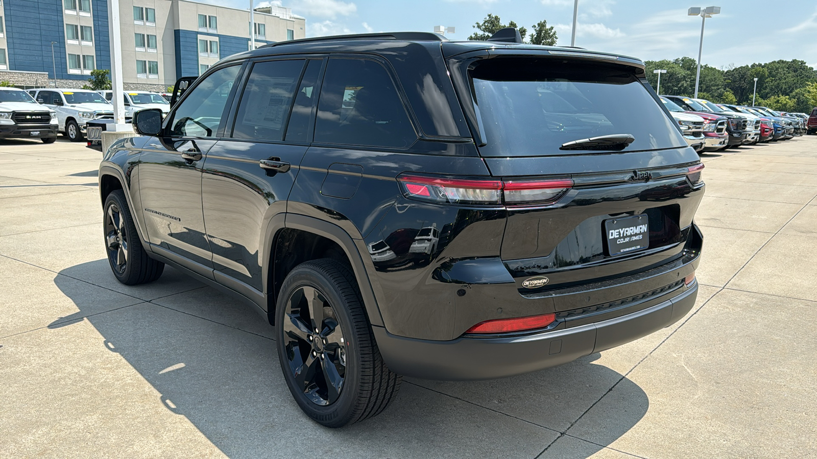 2024 Jeep Grand Cherokee Altitude X 5