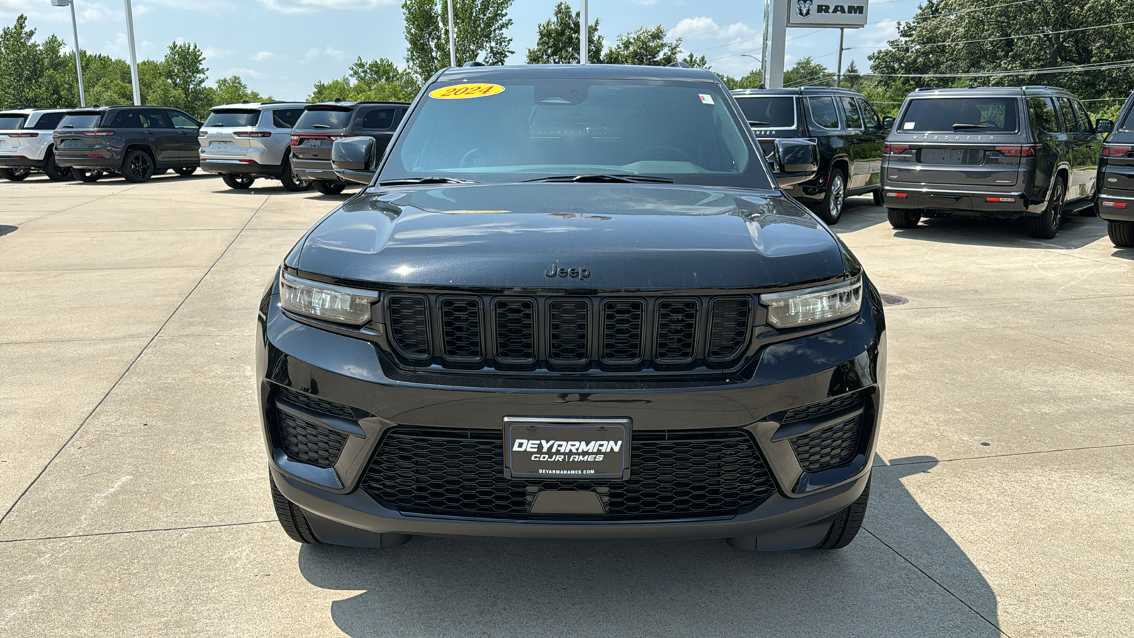 2024 Jeep Grand Cherokee Altitude X 8