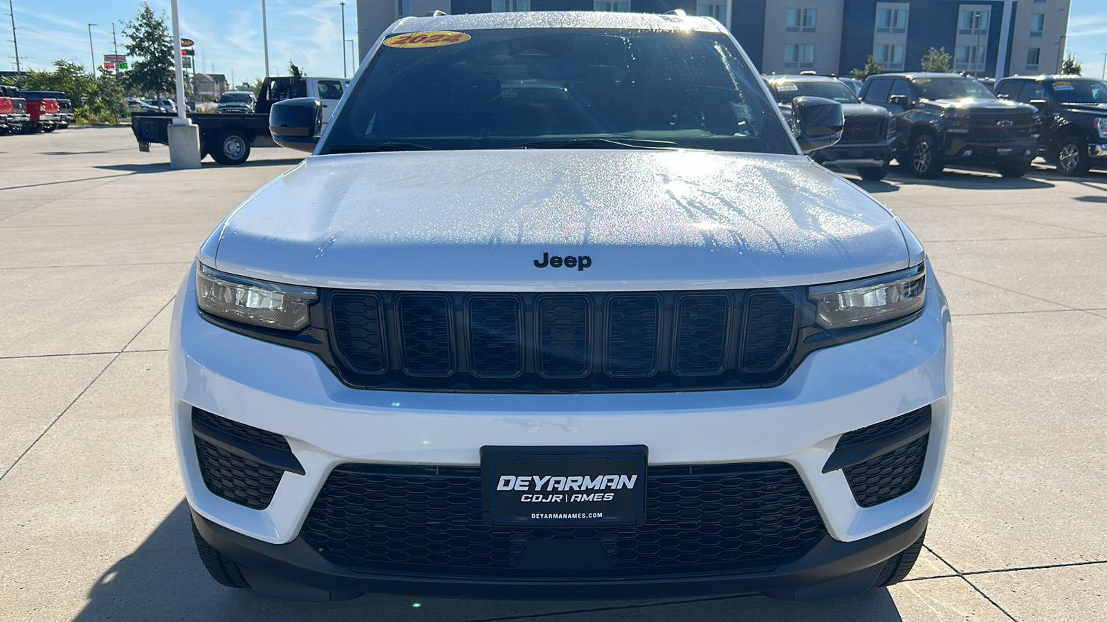 2024 Jeep Grand Cherokee Altitude X 8