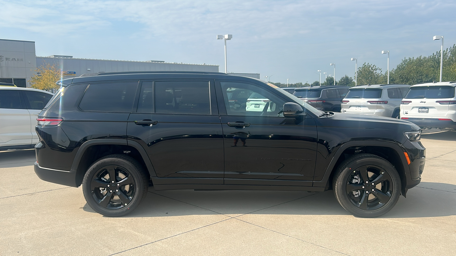 2024 Jeep Grand Cherokee L Altitude X 2