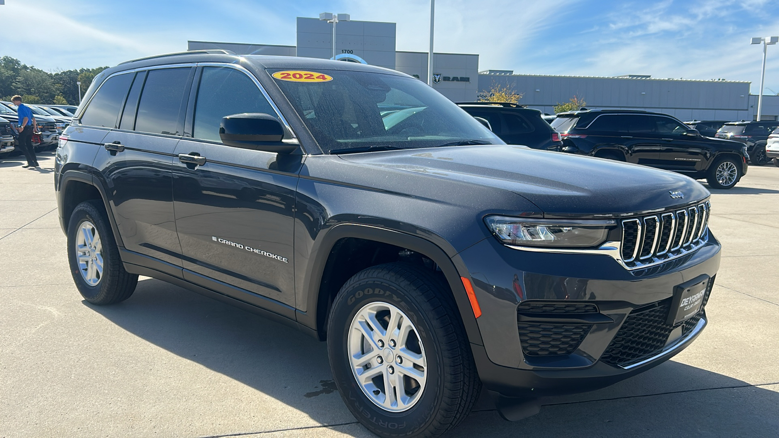 2024 Jeep Grand Cherokee Laredo 1