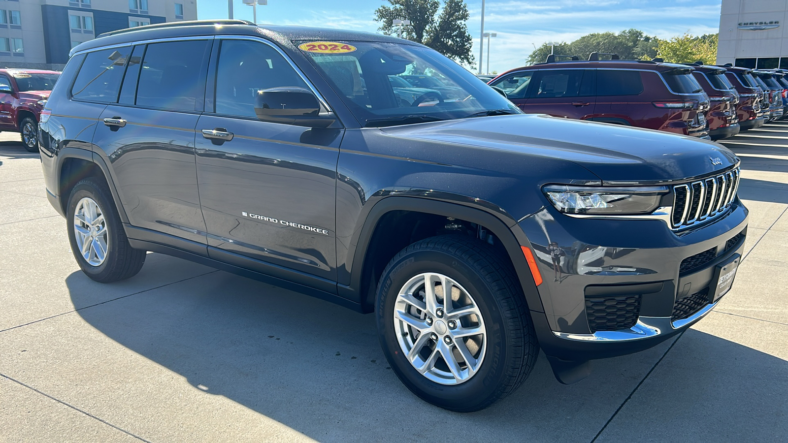 2024 Jeep Grand Cherokee L Laredo 1