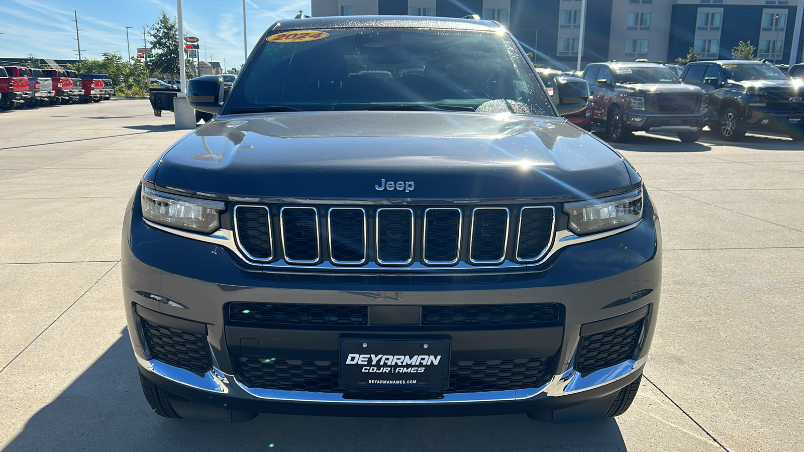 2024 Jeep Grand Cherokee L Laredo 8