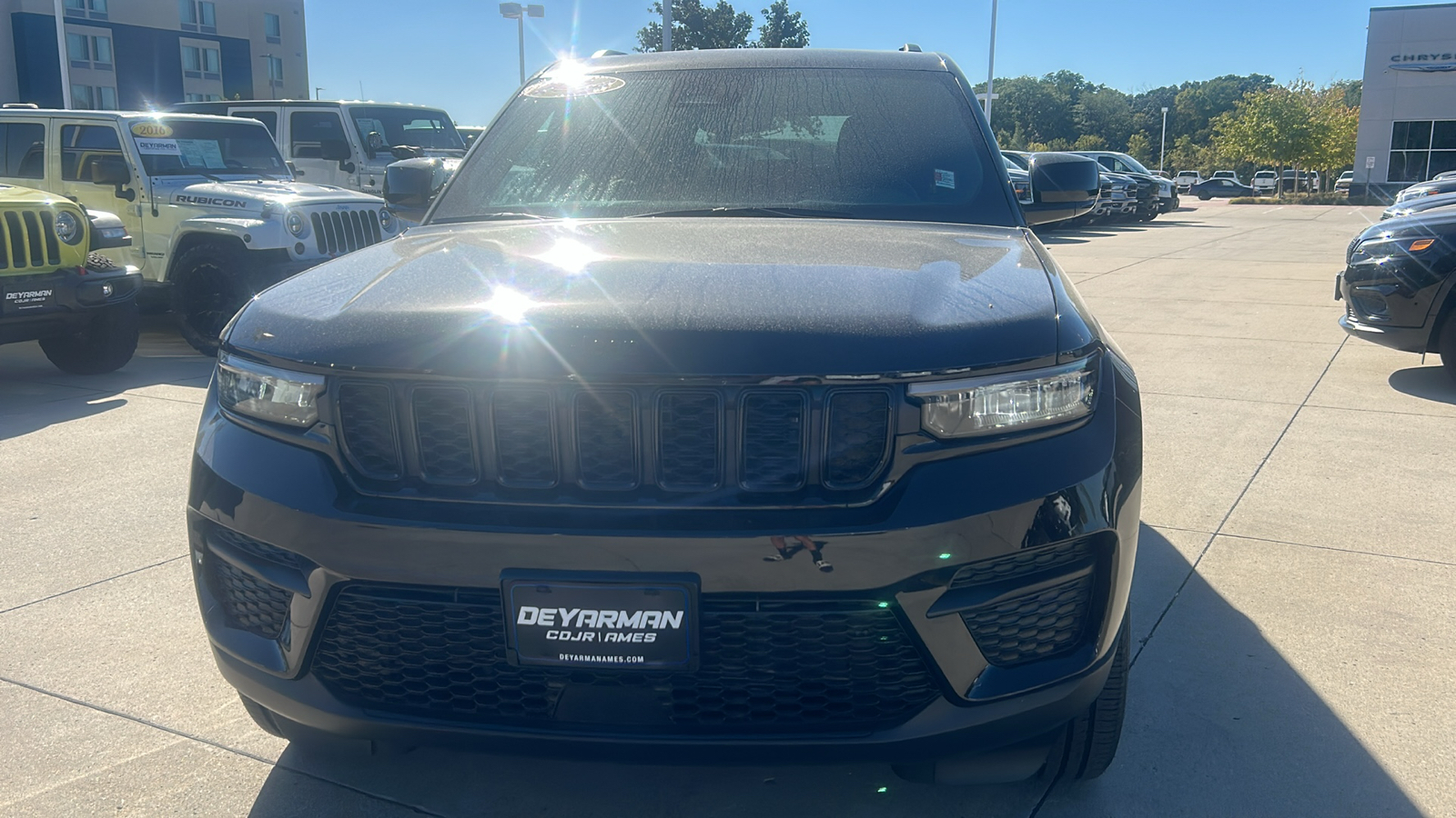 2024 Jeep Grand Cherokee Altitude X 8