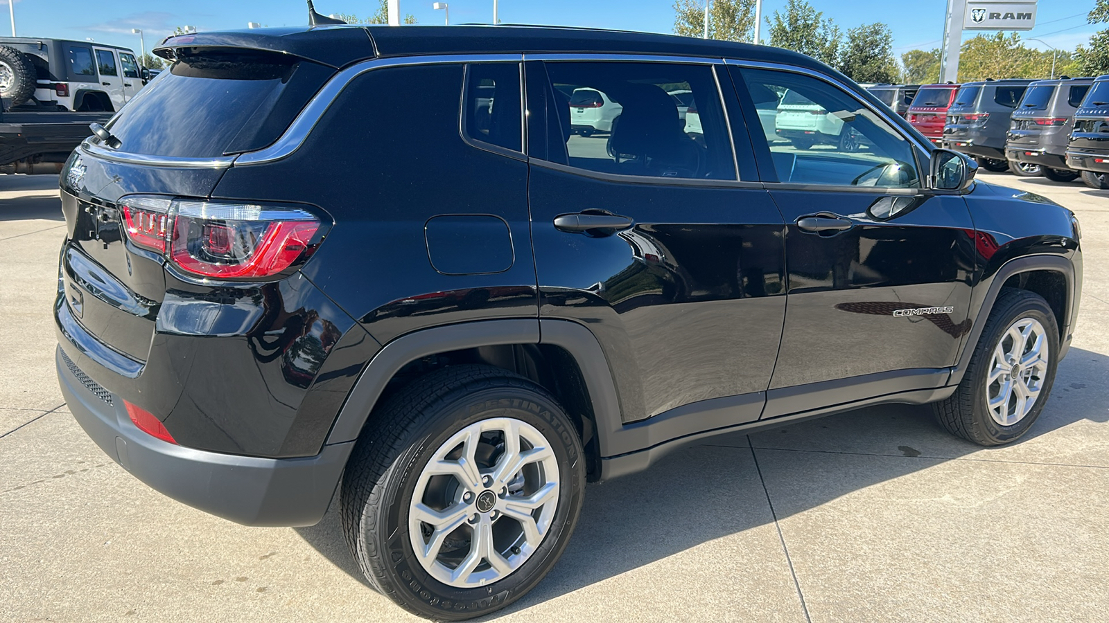 2025 Jeep Compass Sport 3