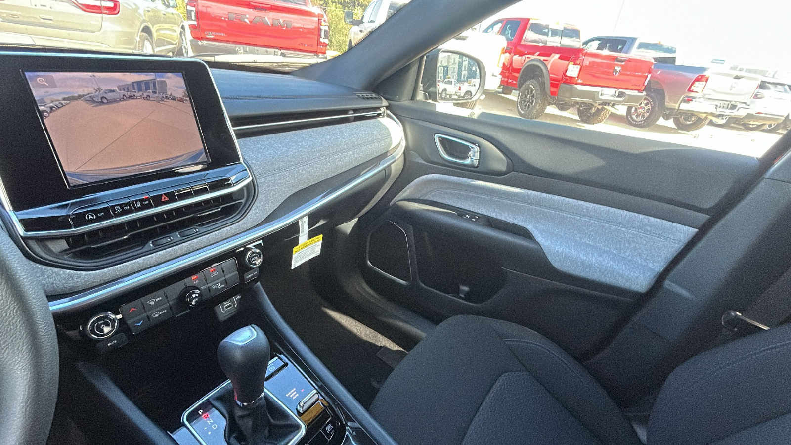 2025 Jeep Compass Sport 37