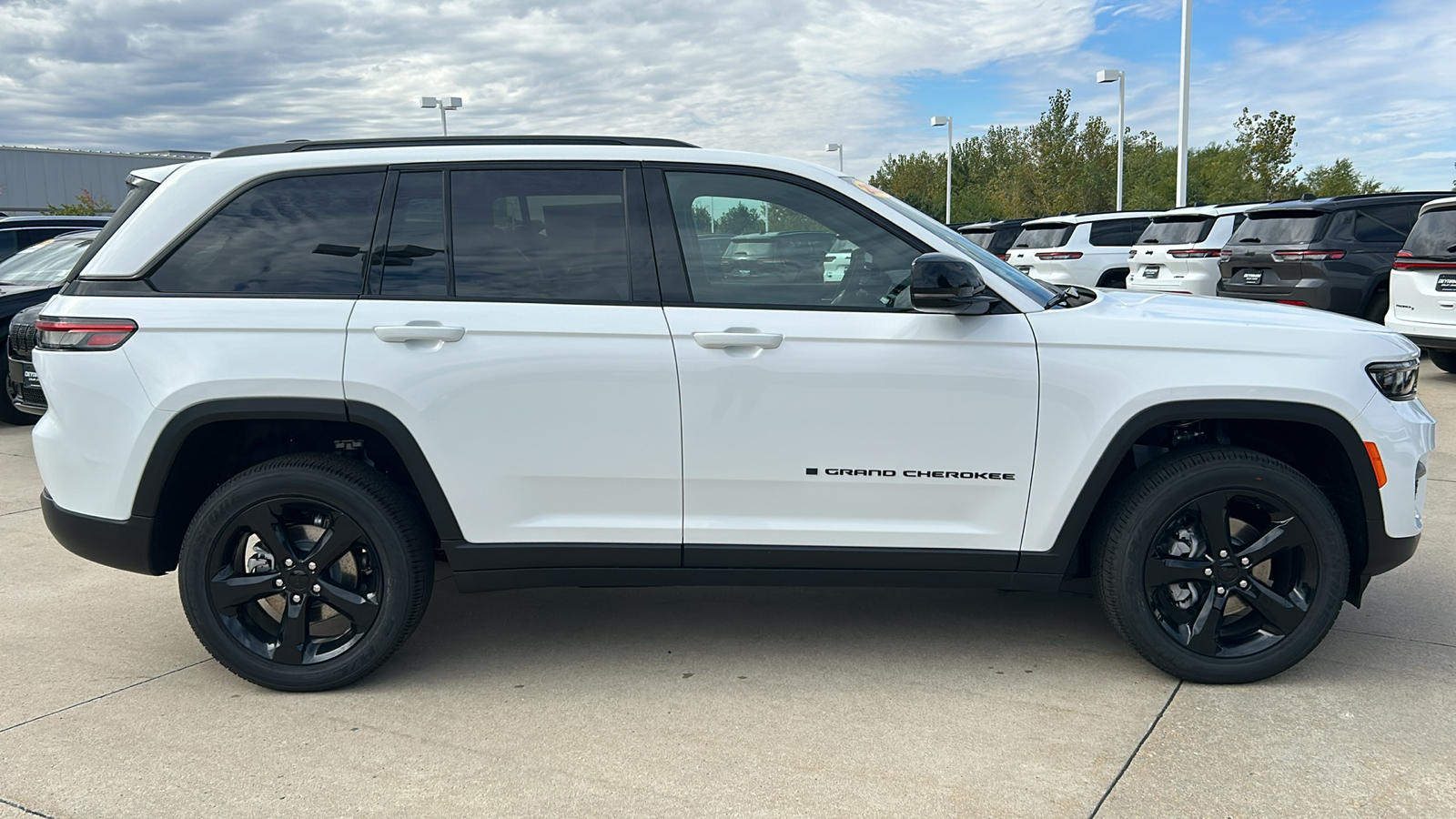 2024 Jeep Grand Cherokee Altitude X 2