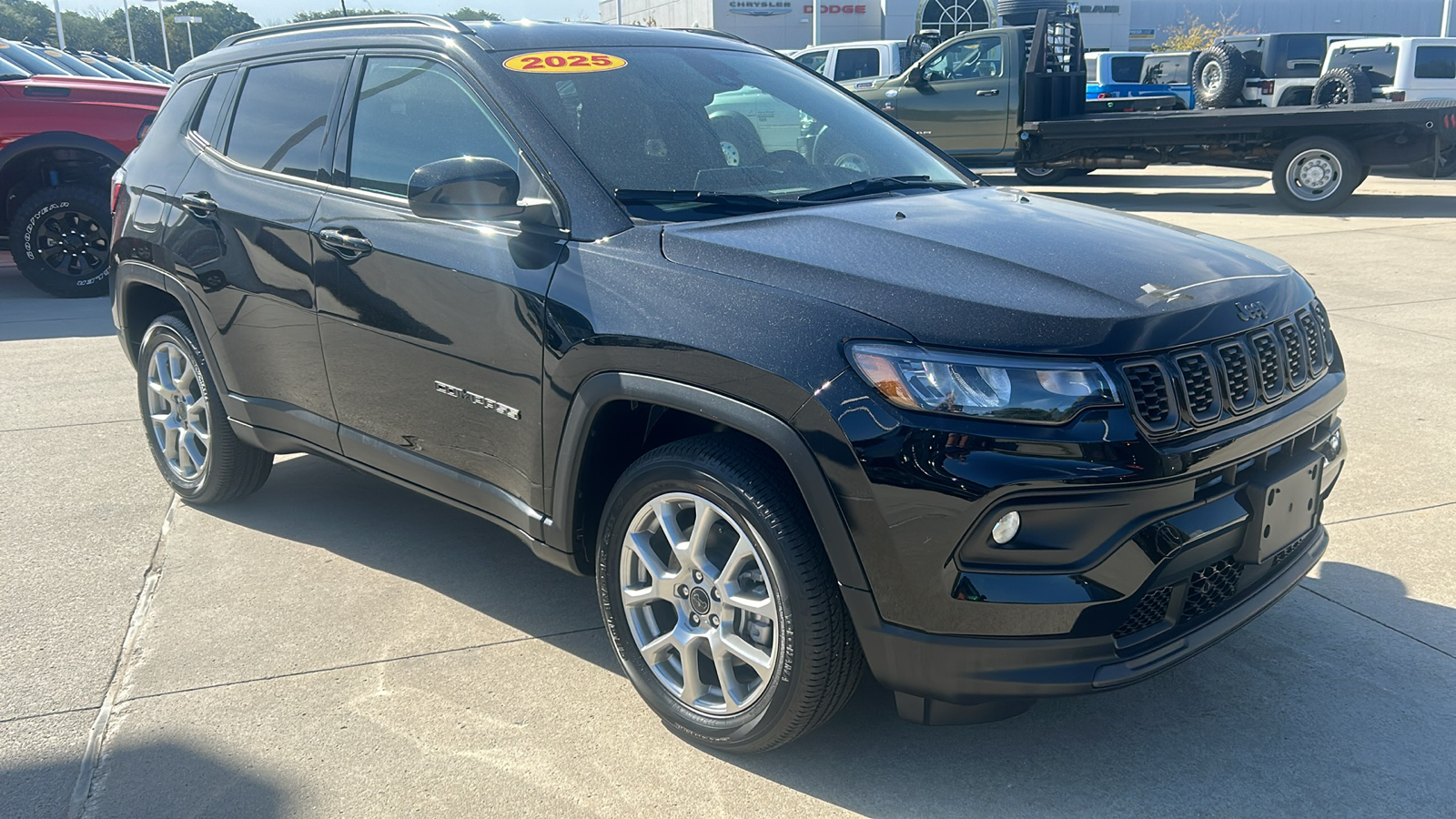 2025 Jeep Compass Latitude 1