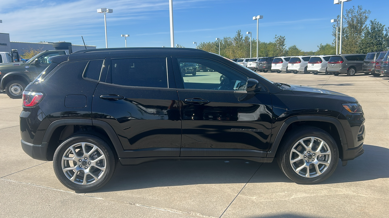 2025 Jeep Compass Latitude 2