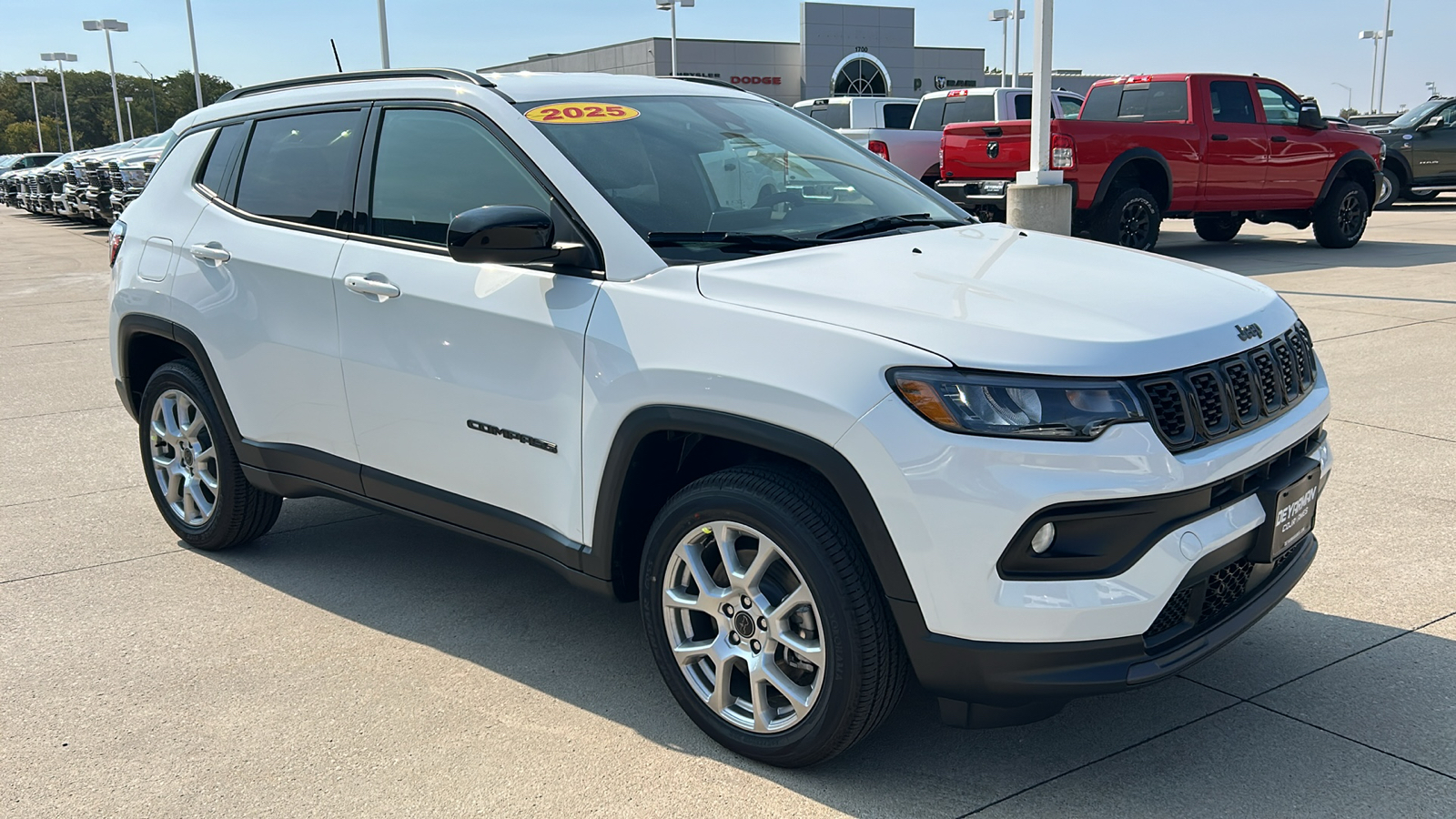 2025 Jeep Compass Latitude 1