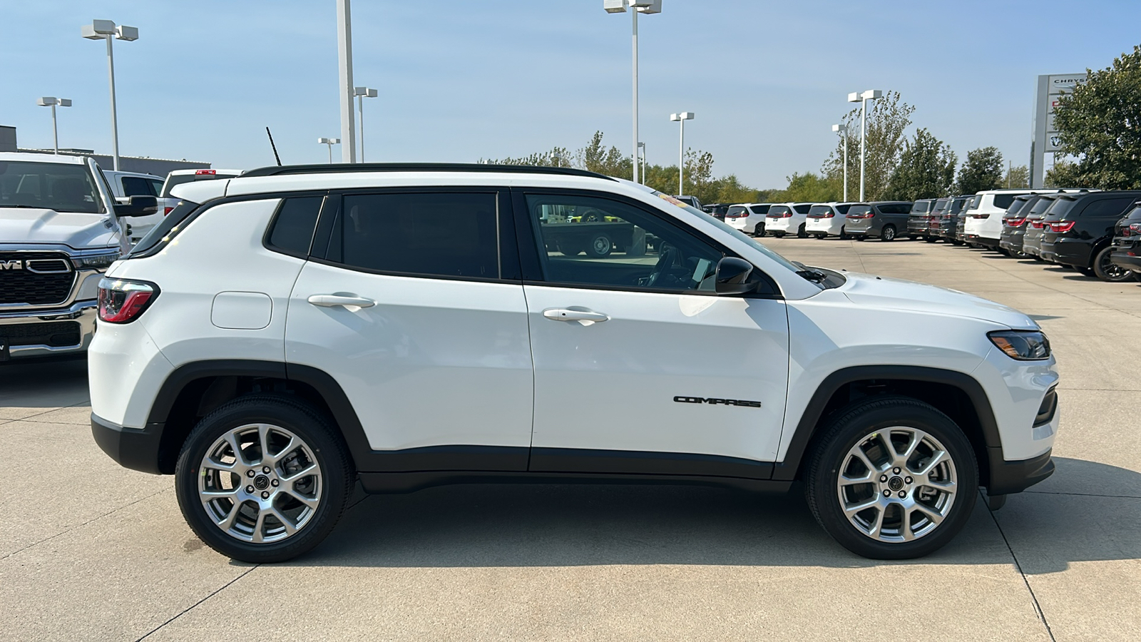 2025 Jeep Compass Latitude 2