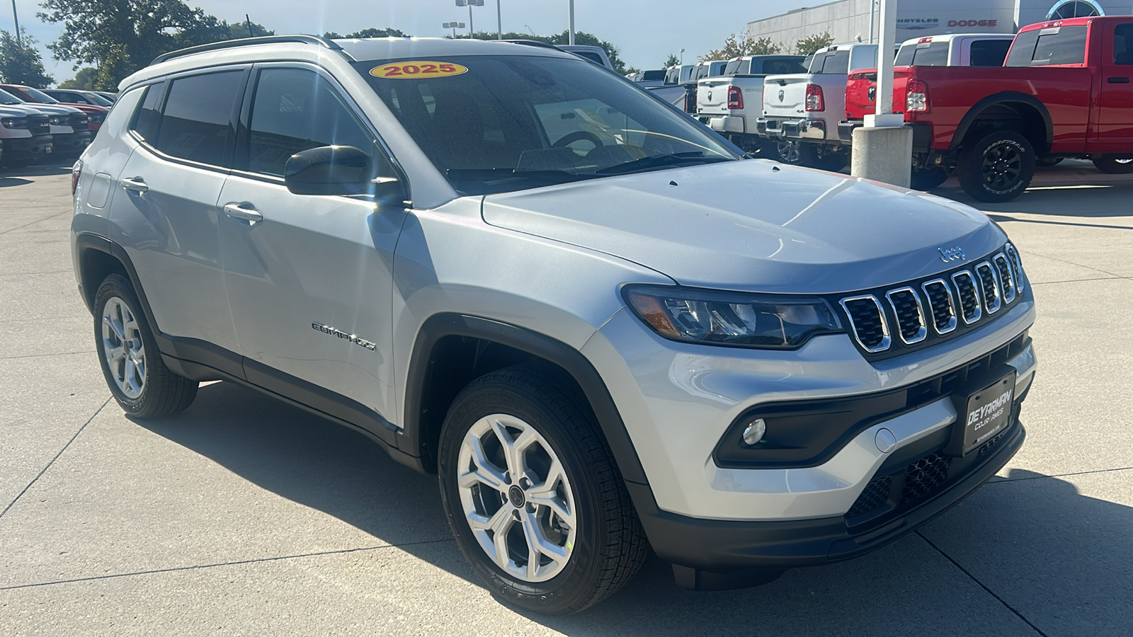 2025 Jeep Compass Latitude 1