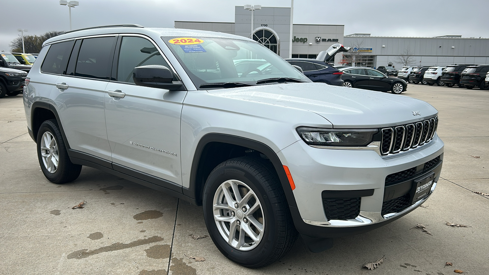 2024 Jeep Grand Cherokee L Laredo 1