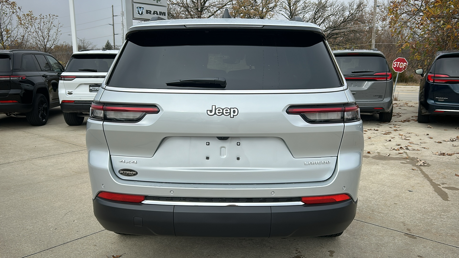 2024 Jeep Grand Cherokee L Laredo 4