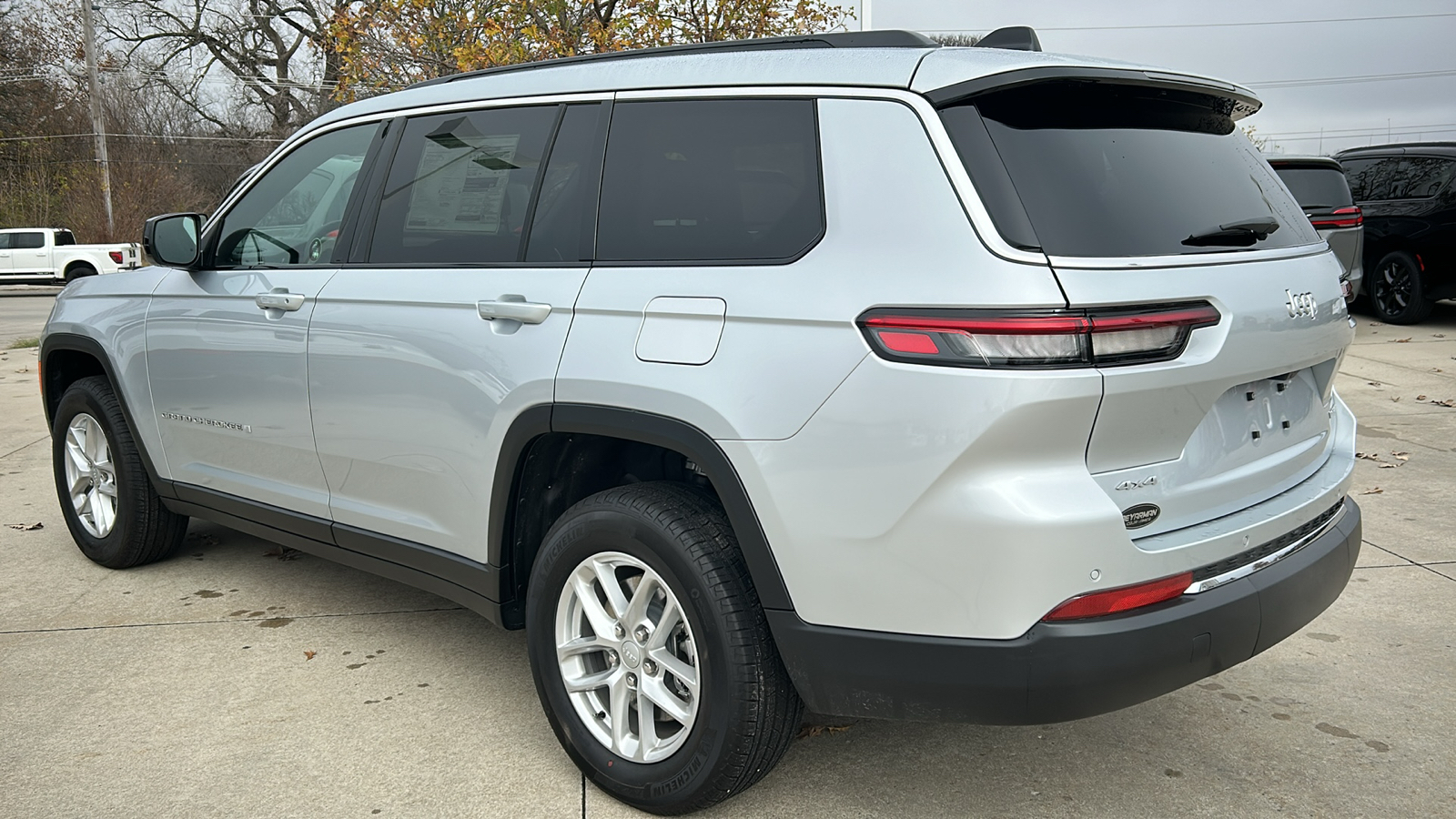 2024 Jeep Grand Cherokee L Laredo 5