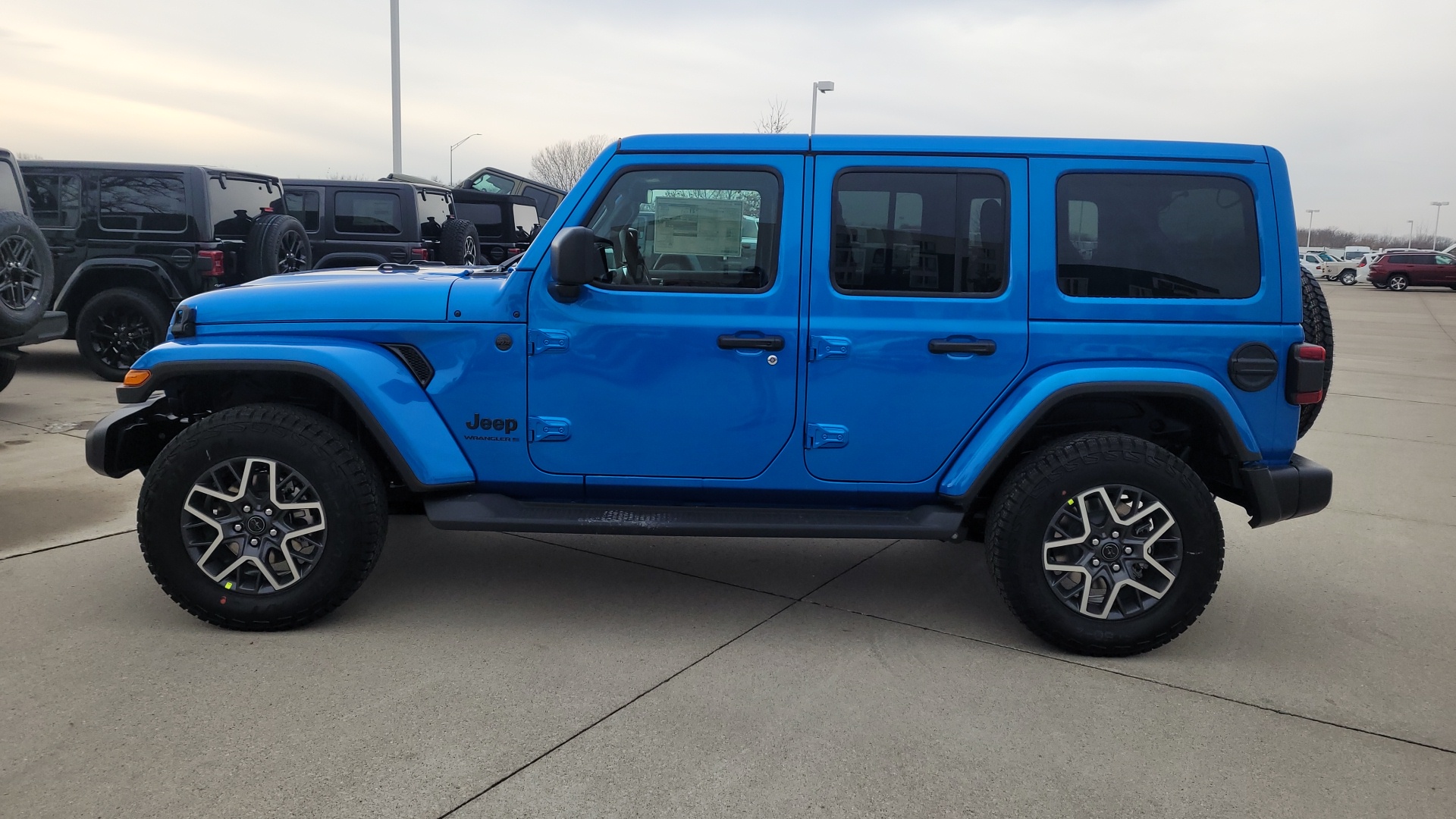 2025 Jeep Wrangler Sahara 6