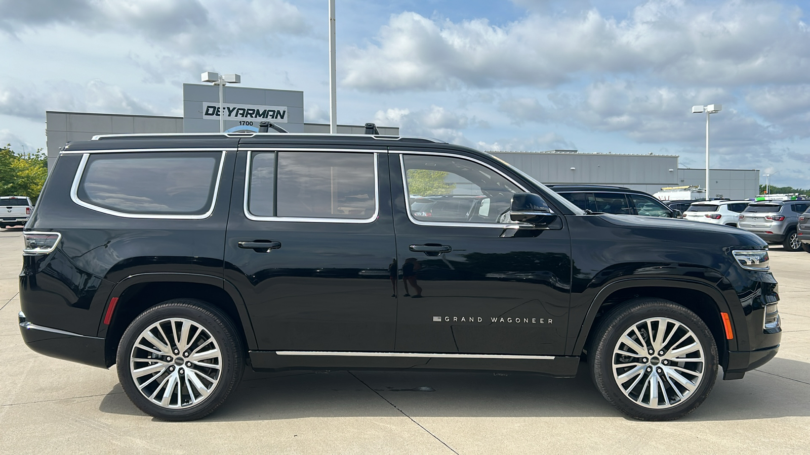 2022 Jeep Grand Wagoneer Series III 2