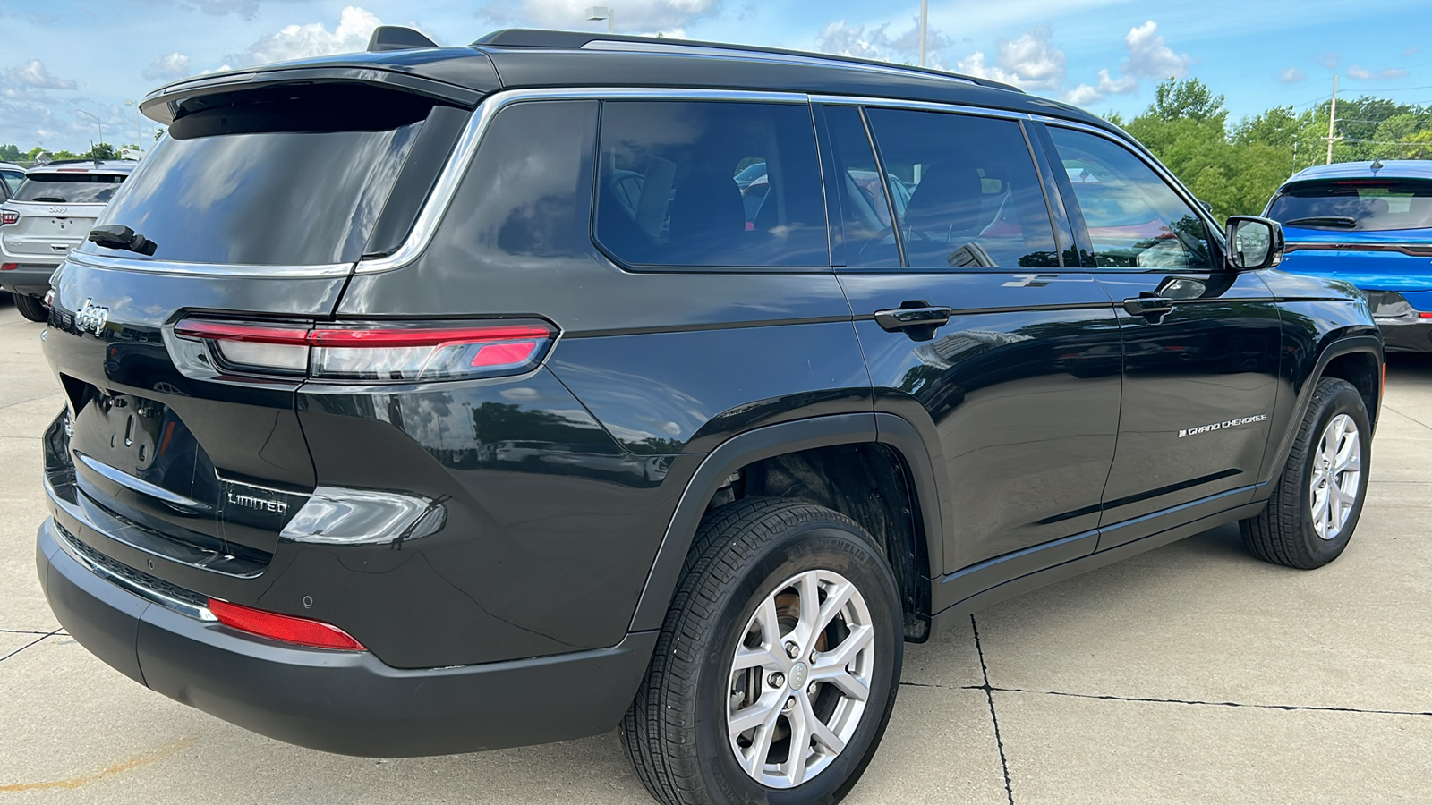 2022 Jeep Grand Cherokee L Limited 3