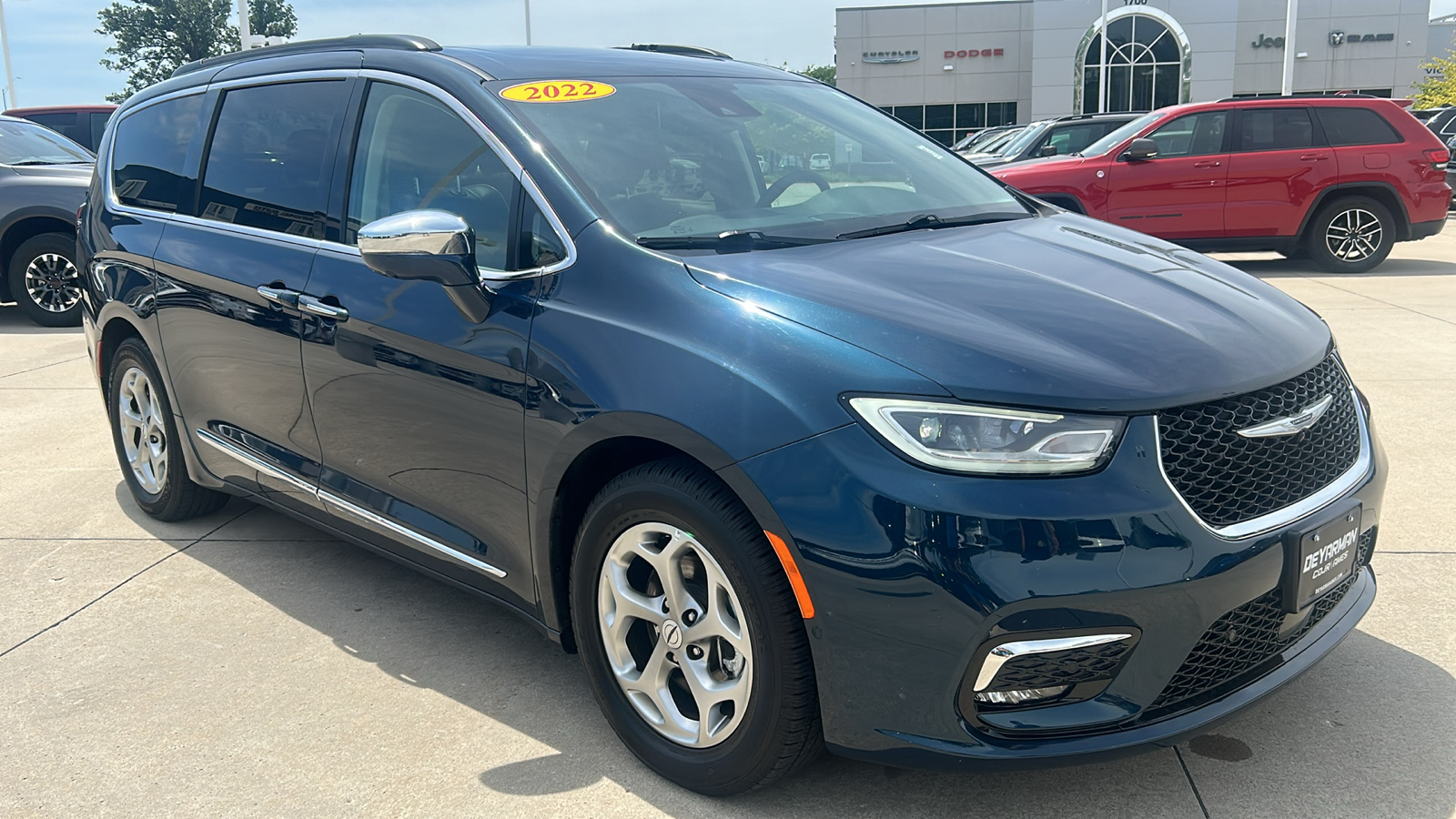 2022 Chrysler Pacifica Limited 1