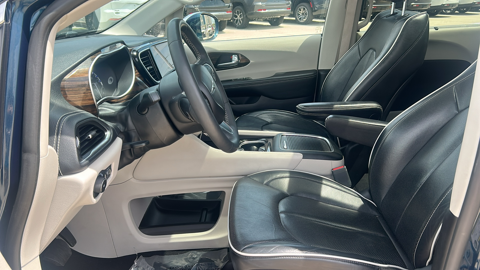 2022 Chrysler Pacifica Limited 10