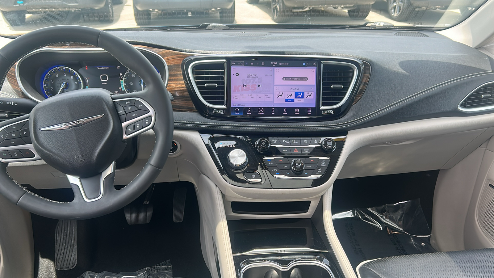2022 Chrysler Pacifica Limited 15