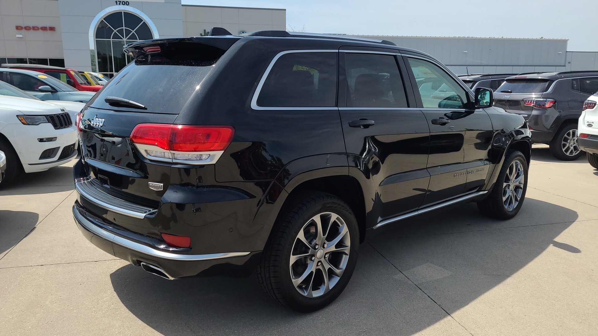 2020 Jeep Grand Cherokee Summit 3