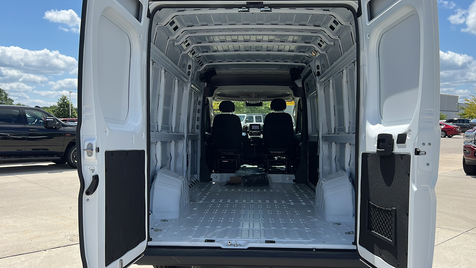 2023 Ram ProMaster 3500 High Roof 12