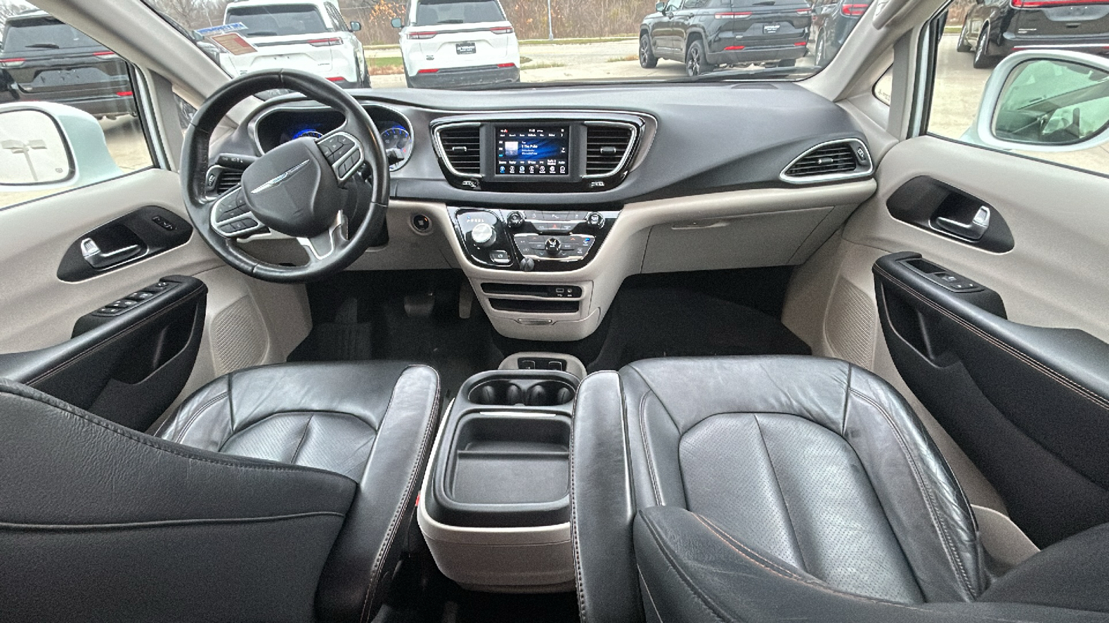 2020 Chrysler Pacifica Touring L 23