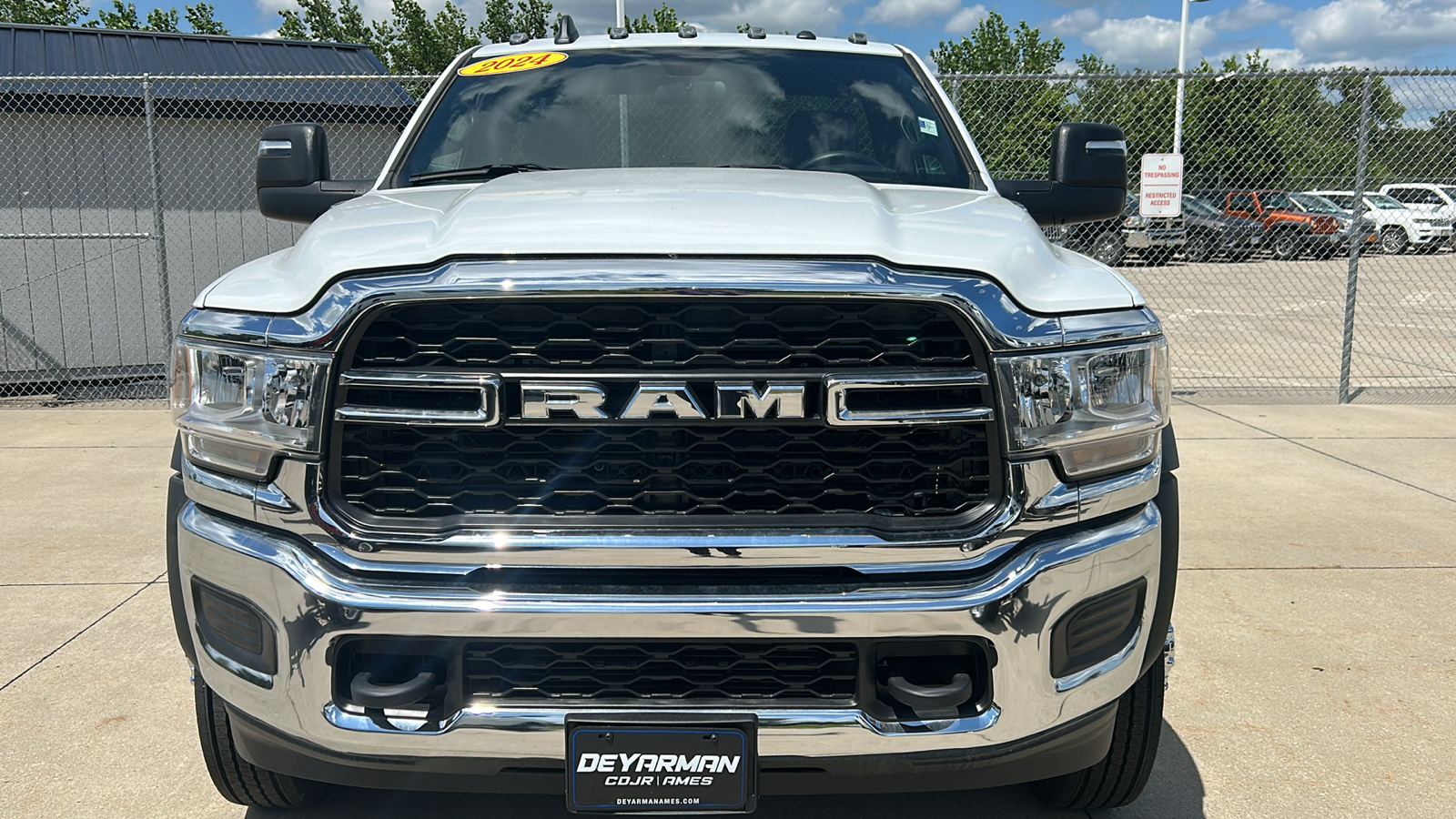 2024 Ram 5500HD Tradesman 8