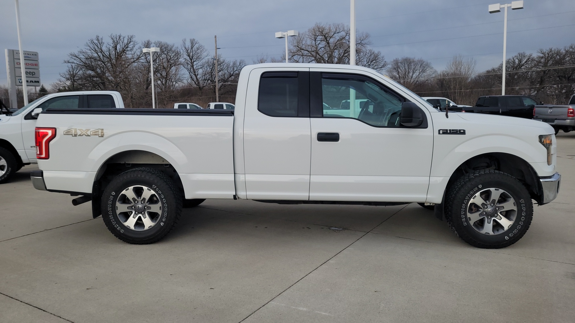 2015 Ford F-150 XLT 2