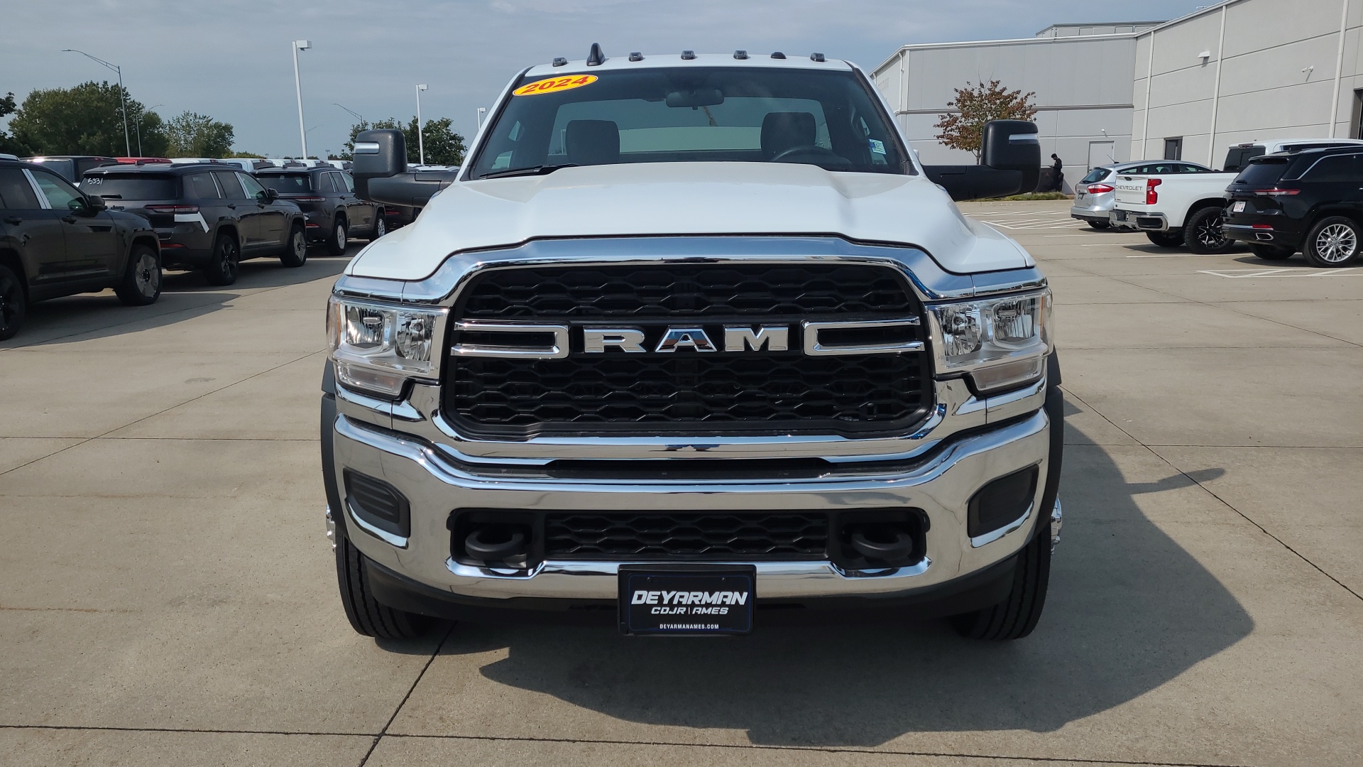 2024 Ram 5500HD Tradesman 8