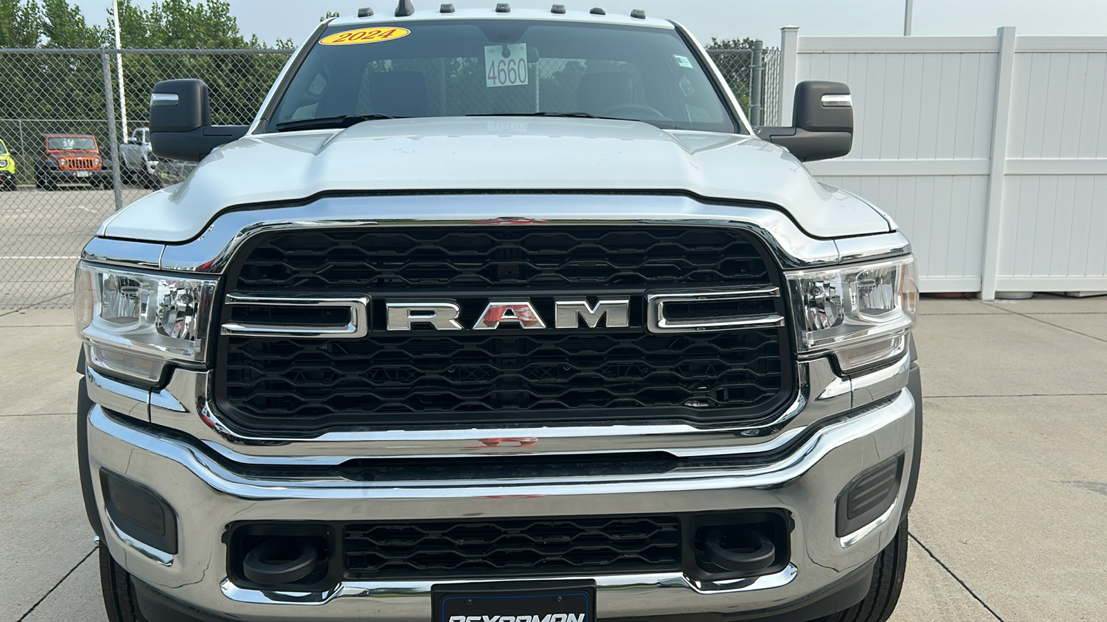 2024 Ram 5500HD Tradesman 8