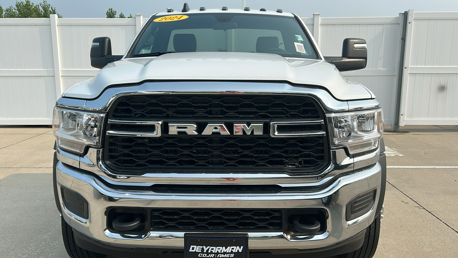 2024 Ram 5500HD Tradesman 8