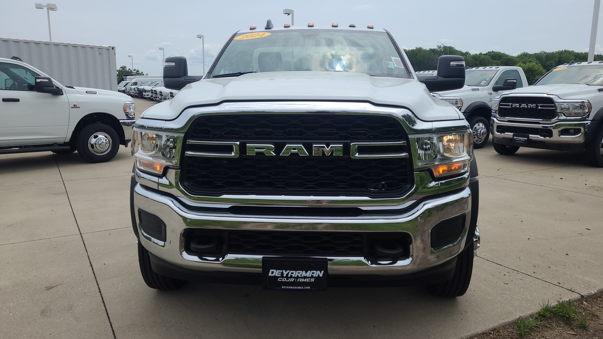 2024 Ram 5500HD Tradesman 8