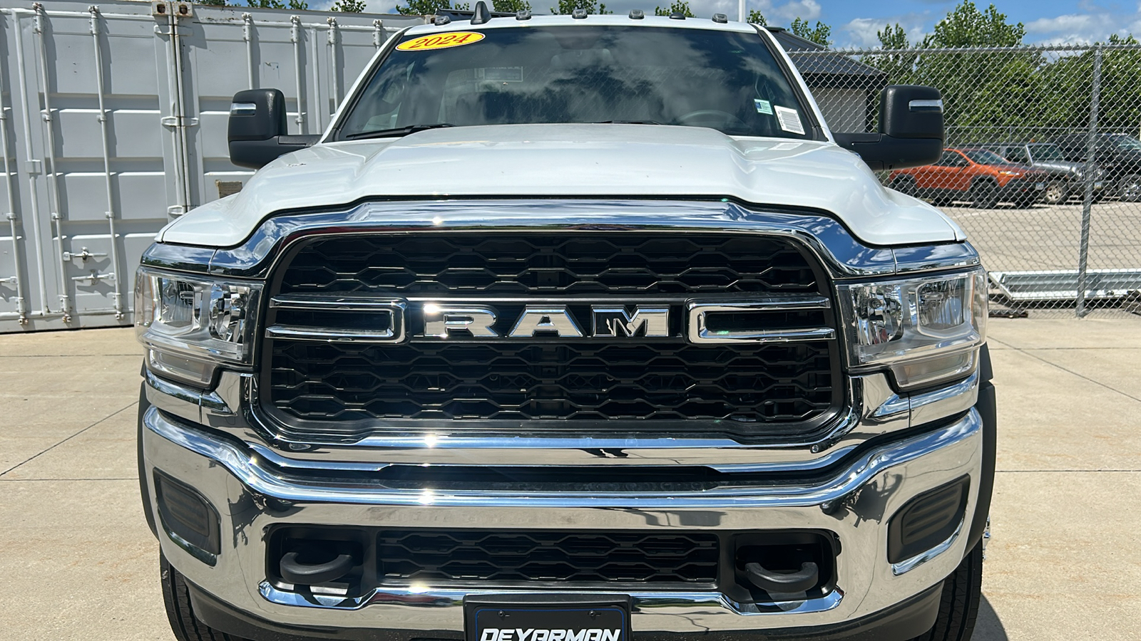 2024 Ram 5500HD Tradesman 8