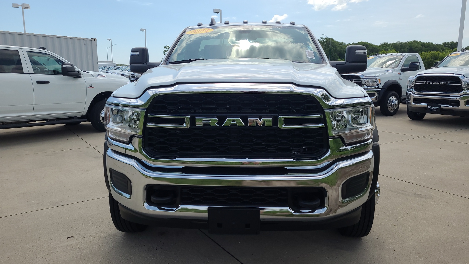 2024 Ram 5500HD Tradesman 8