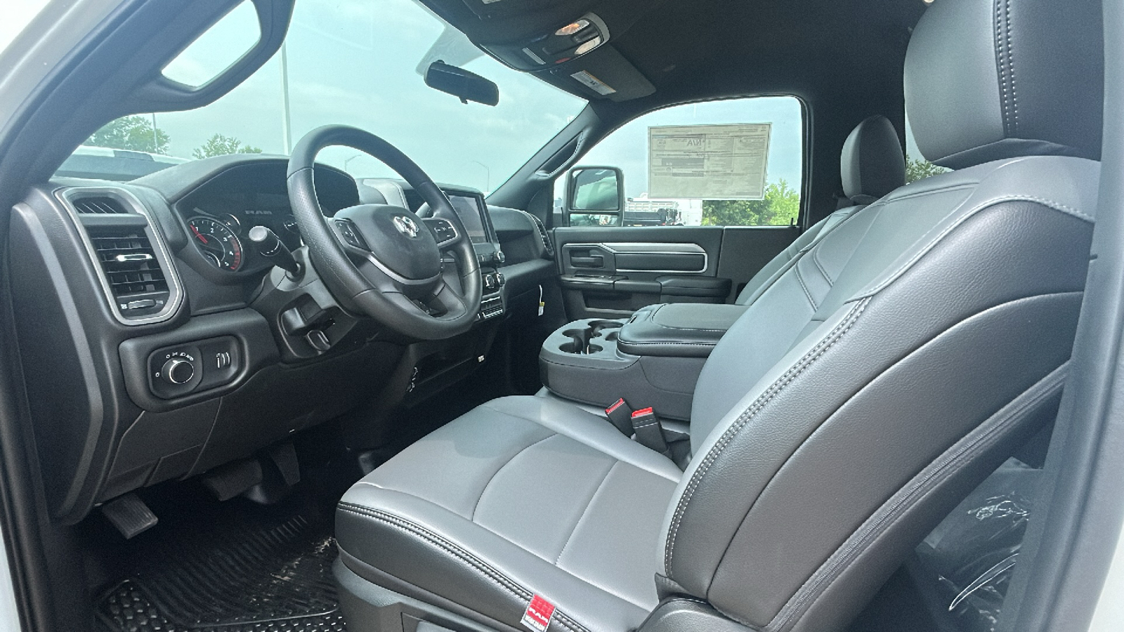 2024 Ram 5500HD Tradesman 12