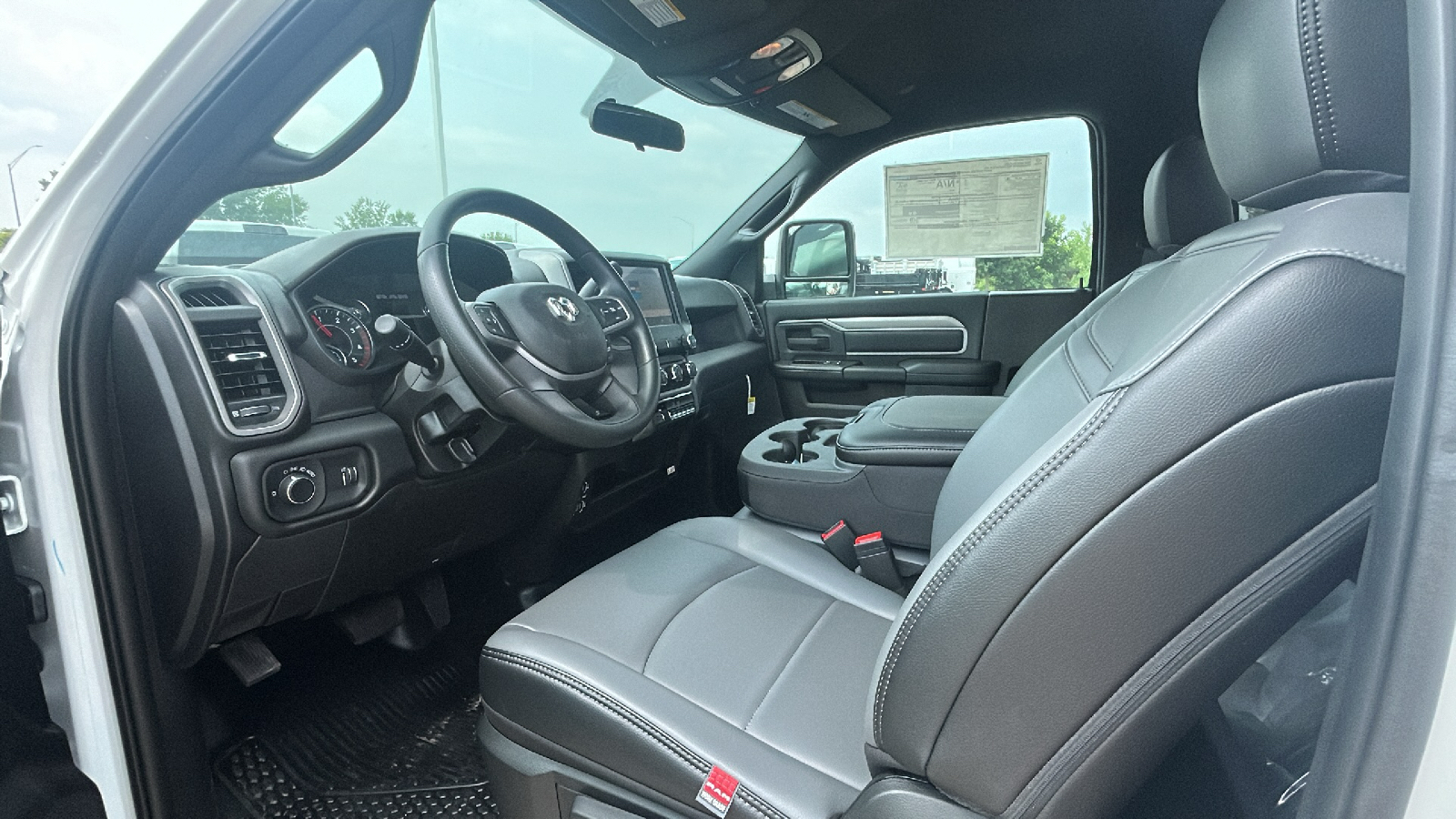 2024 Ram 5500HD Tradesman 17