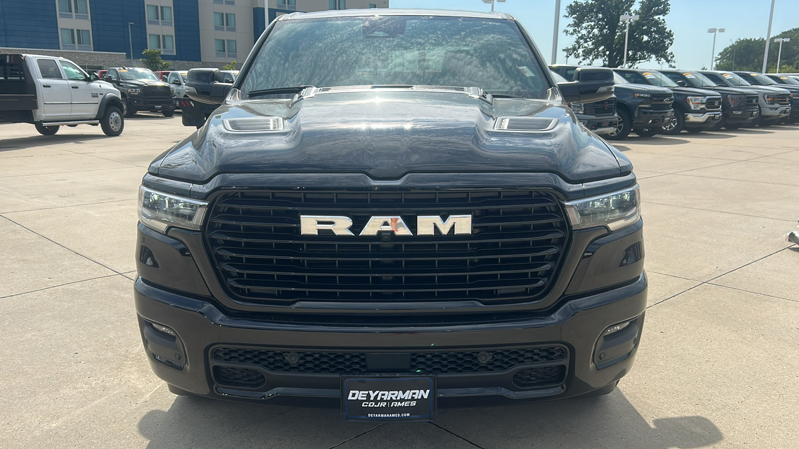 2025 Ram 1500 Laramie 8