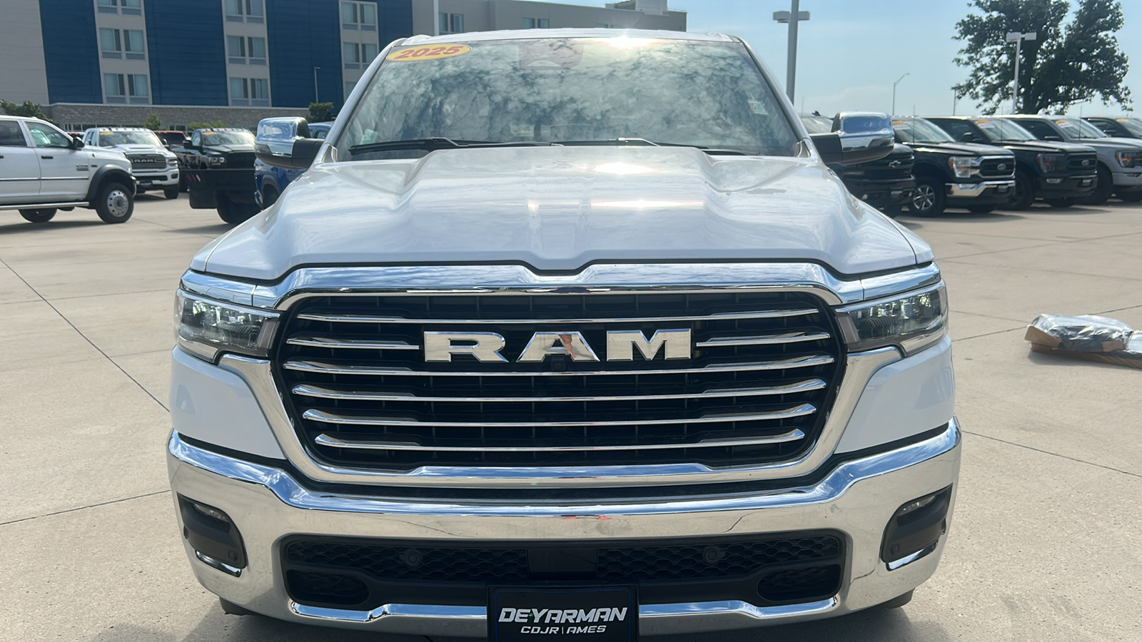 2025 Ram 1500 Laramie 8