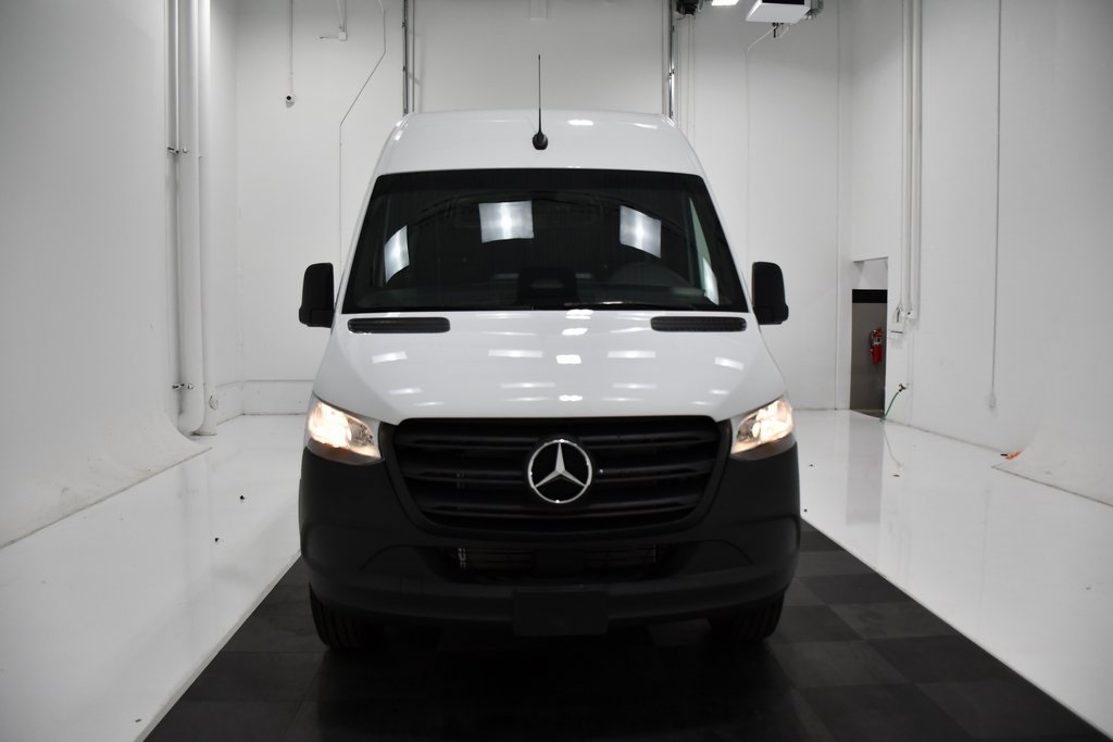 2025 Mercedes-Benz Sprinter 2500 Cargo 144 WB 2